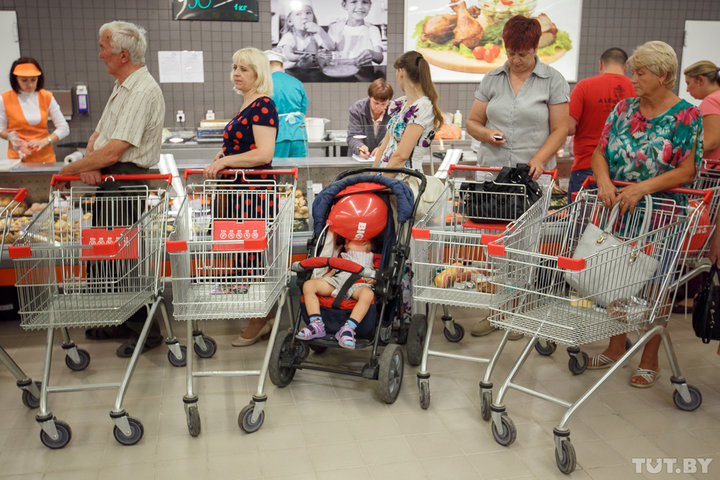 Белорусы увеличили траты в магазинах