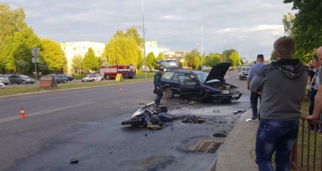 В Лиде Volkswagen не уступил дорогу мотоциклистам, один из них погиб